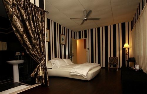 Chymes Hotel Tanjung Bungah  Bagian luar foto