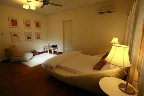 Chymes Hotel Tanjung Bungah  Bagian luar foto