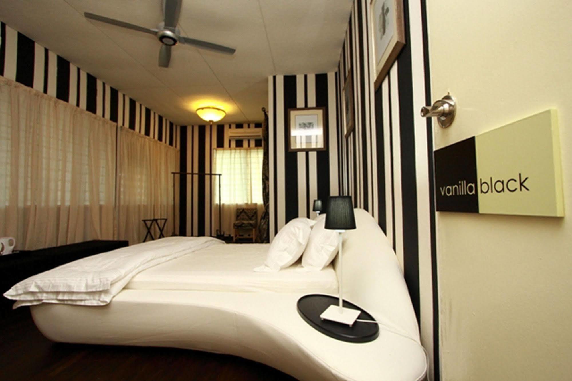 Chymes Hotel Tanjung Bungah  Bagian luar foto